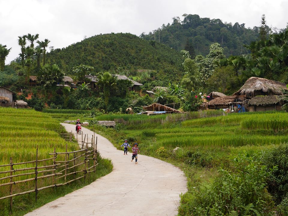 Lao Cai - Bac Ha - Nam Thang - Nam Khanh 2 ta van chu